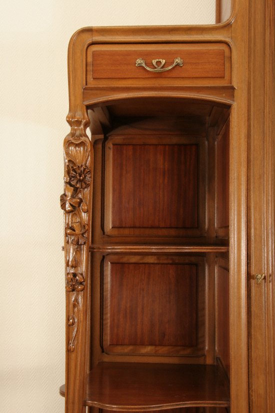 vitrine majorelle lateral gauche_1